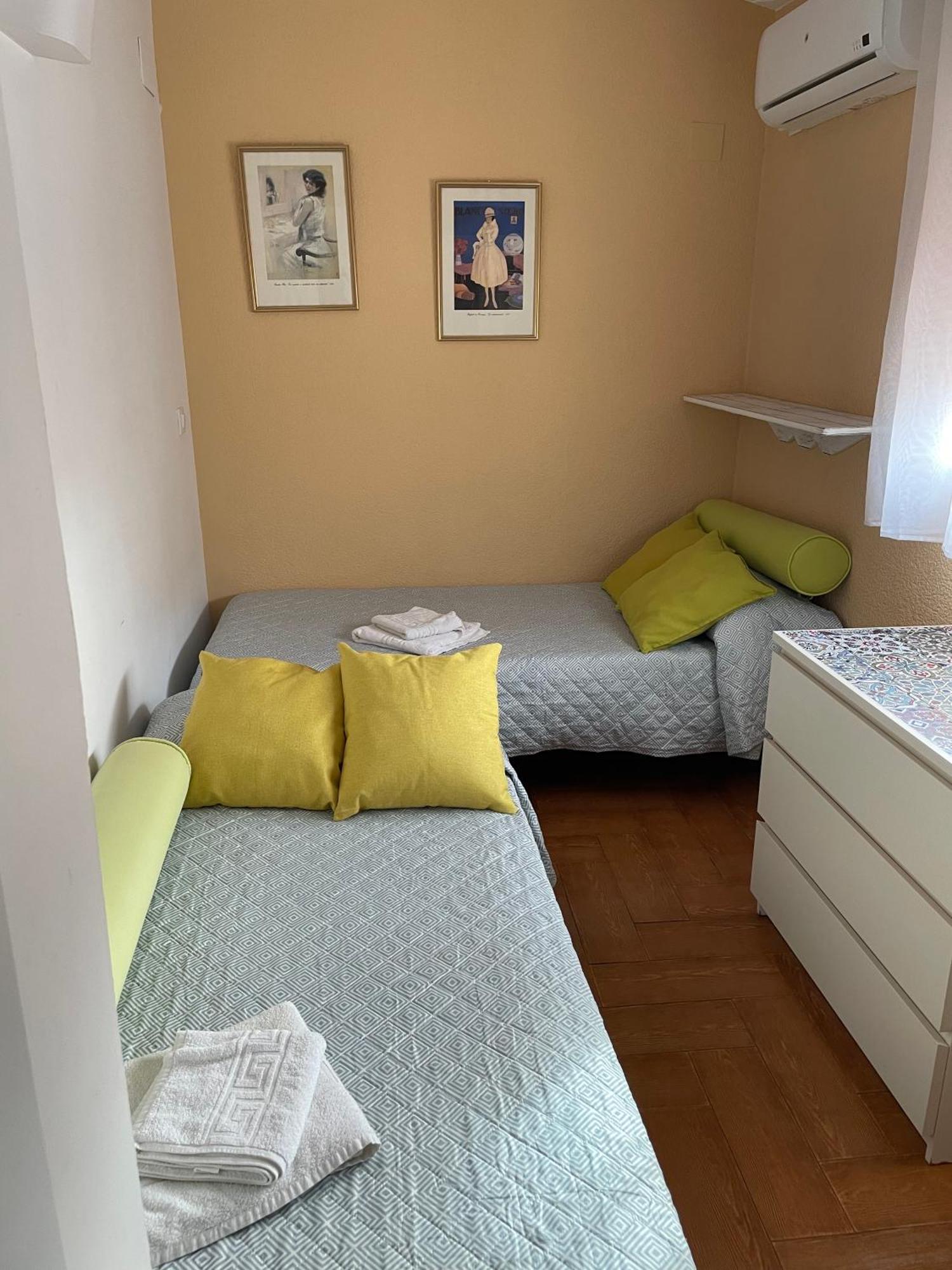 Familia Anfitriona Acoge Appartement Sevilla Buitenkant foto